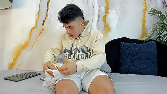 andrew_rose_ on StripChat