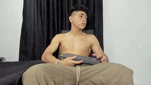 andrew_rose_ on StripChat