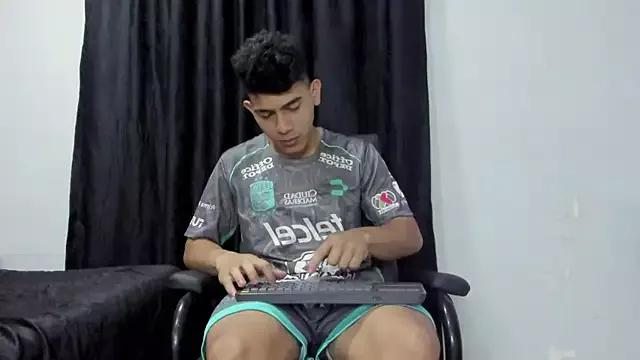 andrew_rose_ on StripChat