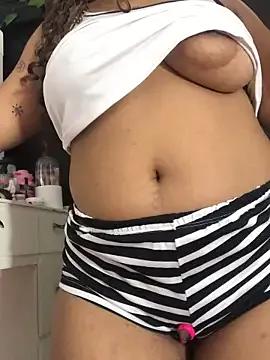 Anitta_bell — twerking no panty