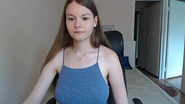 AnnaSweet18 on StripChat