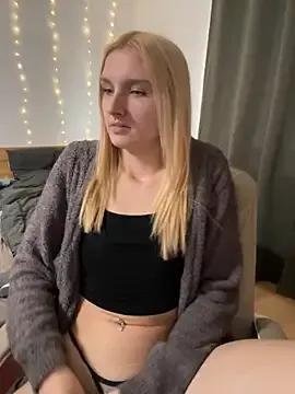 AnnyBelleX on StripChat