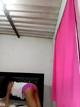 Ari_1217 — niked  play pussy dildo x5 minutes