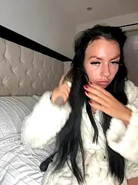 BELLABLACKXUK on StripChat