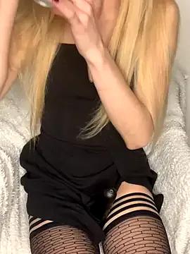 Bellalolahot on StripChat