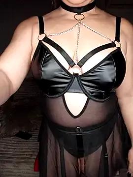 BigAssmom_1 on StripChat