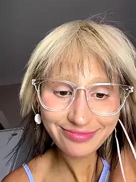 bigbabykiki on StripChat