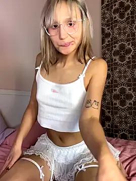bigbabykiki on StripChat