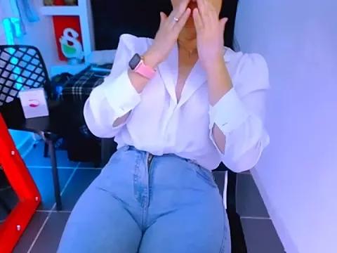 BitterMomXxx on StripChat