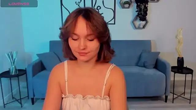 BritnieCute on StripChat