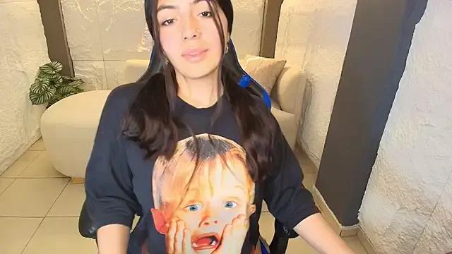 cami_goddess_r — oil pussy + finger