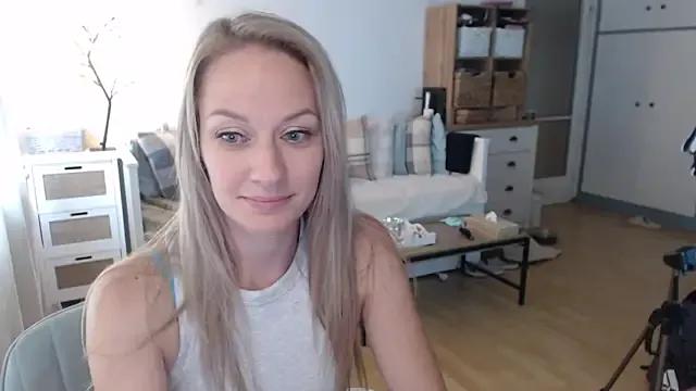 Camie_Peach on StripChat