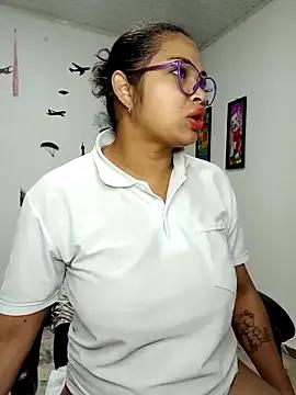 chalohott on StripChat