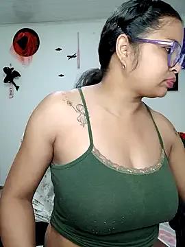 chalohott on StripChat