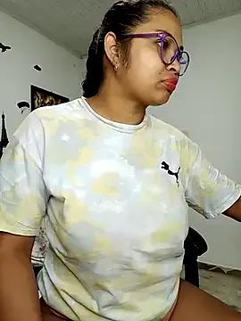 chalohott on StripChat