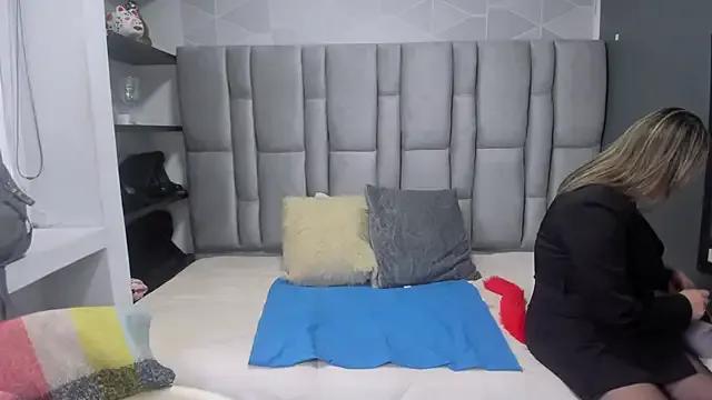 Charlot_milf on StripChat