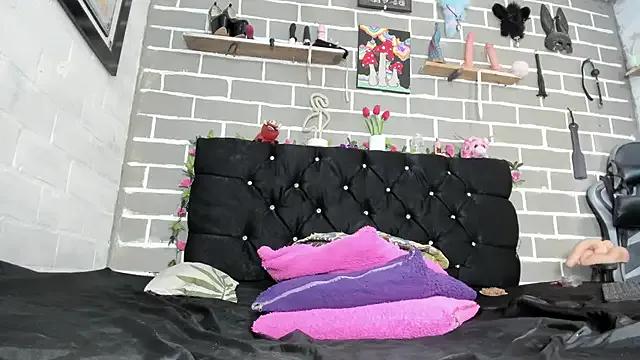 CharlotteBrowm on StripChat