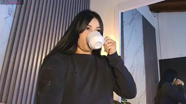 Cherry__blossom18 on StripChat