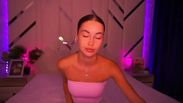 CherryyLulu on StripChat