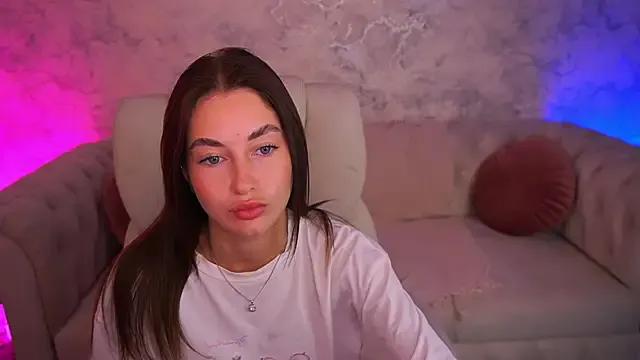 CherryyLulu on StripChat