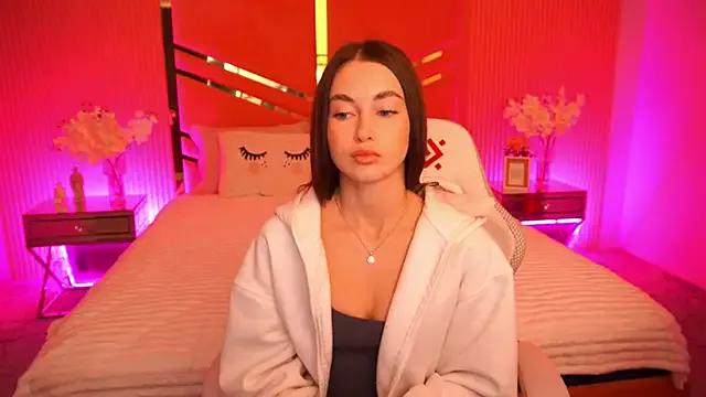 CherryyLulu on StripChat