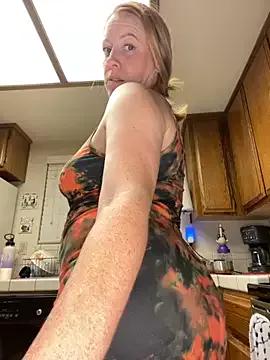 ChiliRoja on StripChat