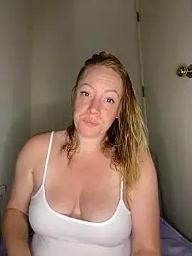 ChiliRoja on StripChat