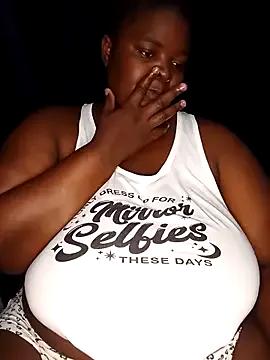 Chubbymommy201 on StripChat