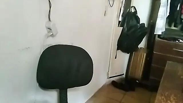 ClaraRenzi on StripChat