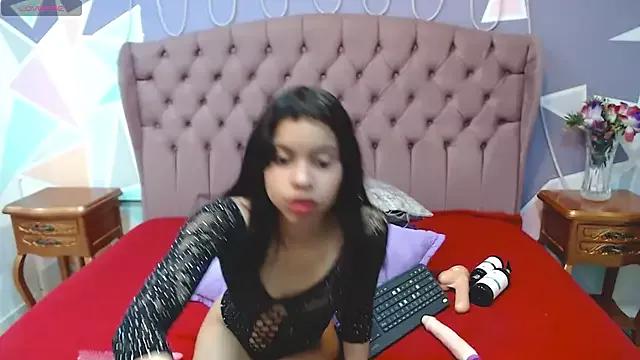 CloeyGraweing on StripChat