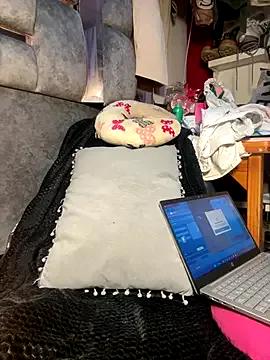 coral1727 on StripChat