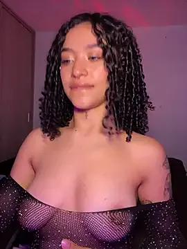 Crystal_Dluna —  Twerk in slow motion