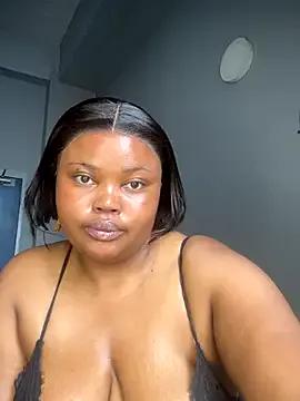 Curveysinaa on StripChat