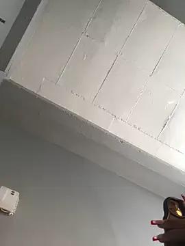 Curveysinaa on StripChat