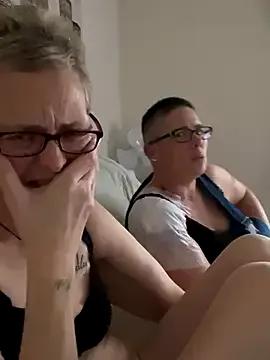 Curvy-Jinx on StripChat