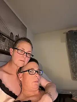 Curvy-Jinx on StripChat