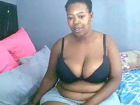 curvyloneah75 on StripChat