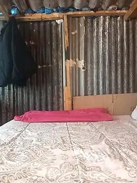 curvyloneah75 on StripChat