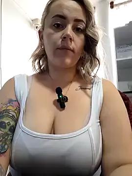 CurvyLust_x on StripChat