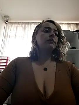 CurvyLust_x on StripChat