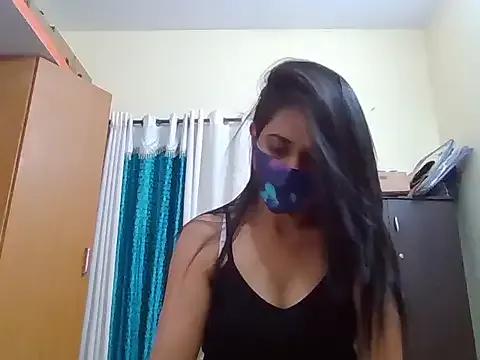 Curvyqueenz on StripChat