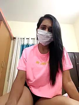 Curvyqueenz on StripChat