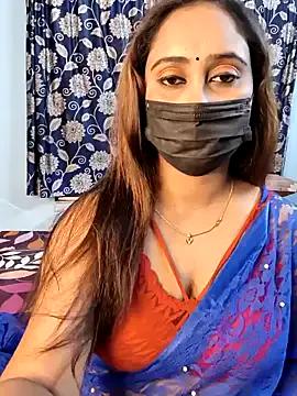 Cute-lusi on StripChat