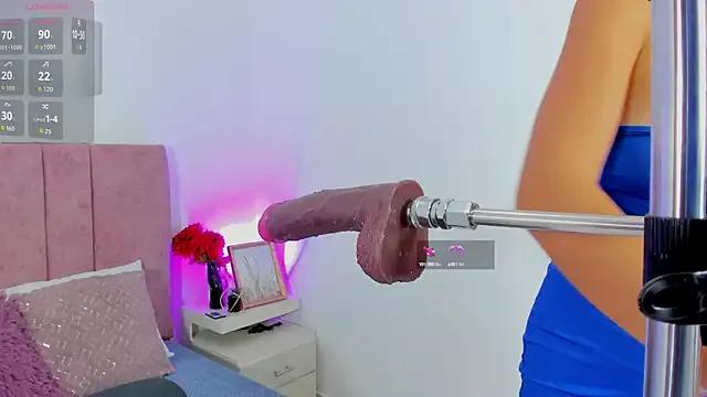 cutie_sarax1 on StripChat