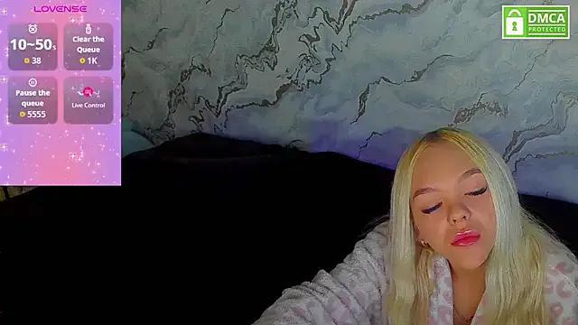 Daisy_Abby03 on StripChat