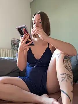 Daisy_Michto_Officiel on StripChat