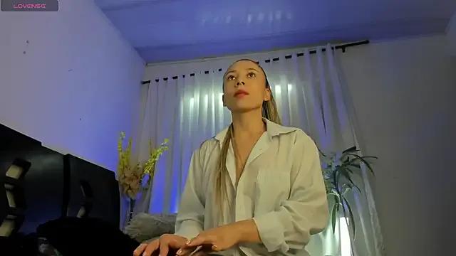 Dakotacarvajal on StripChat