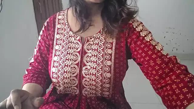 Dayna-36 on StripChat