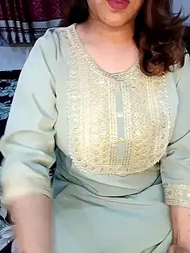 Dayna-36 on StripChat