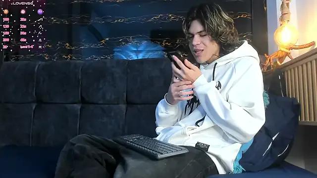 Diamond_twink on StripChat